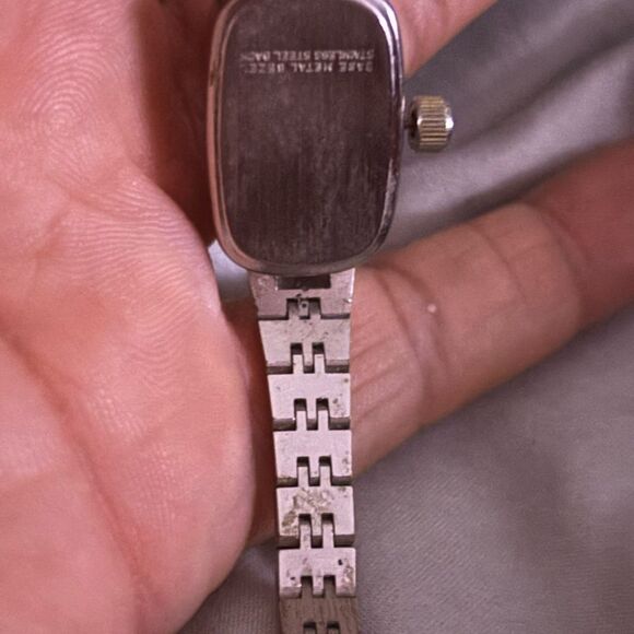 Vintage Gold Plated 17 Jewel Swiss Watch by Lucien Piccard timepiece accessory - Picture 2 of 6